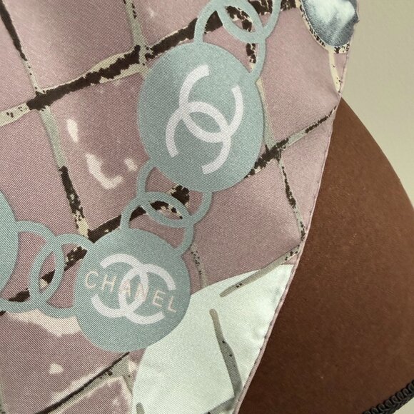 Chanel Scarf - Picture 8 of 16